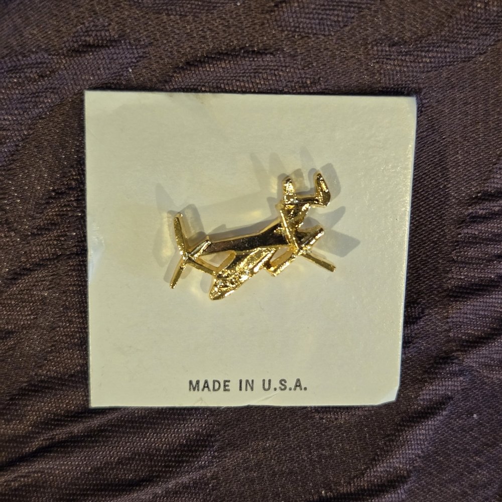 Ballou Reg' D Pin. Gold Tone Bell Boeing V-22 Osprey. New Old Stock. Vintage